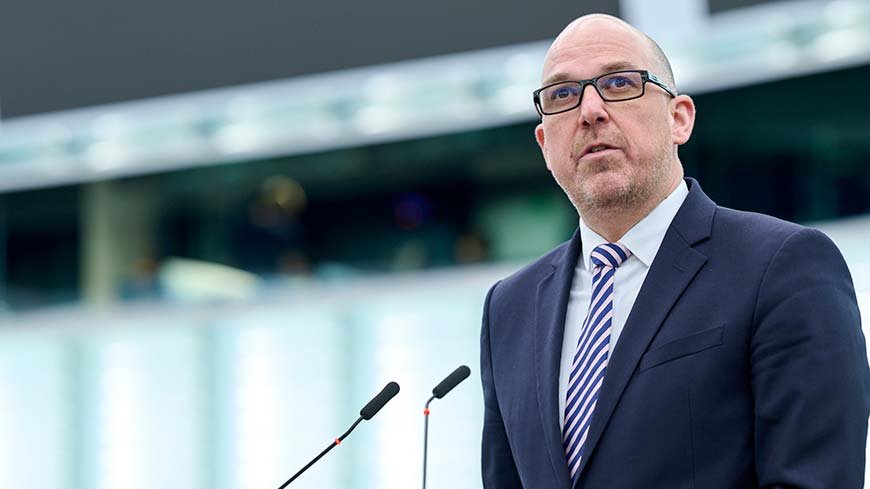 Who Can Benefit Most from Pedro Vaz Paulo?